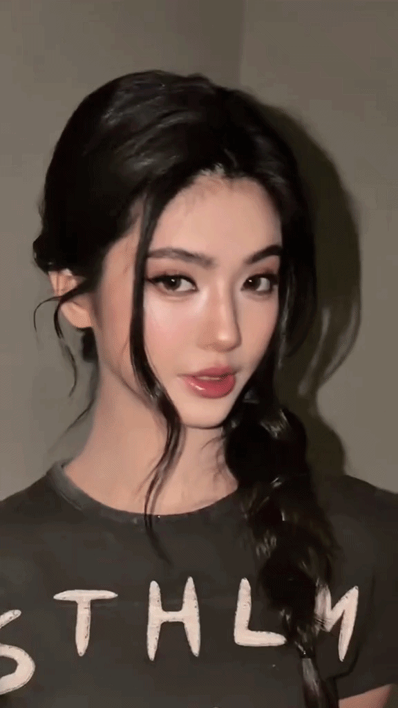 G&aacute;i Trung sang Việt Nam makeup hết 8 triệu, netizen tranh luận gi&aacute; vậy c&oacute; đ&aacute;ng?- Ảnh 2.