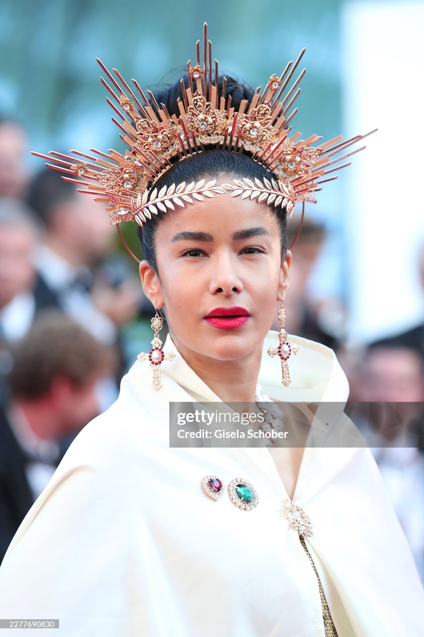 Thảm đỏ Cannes ng&agrave;y 11: Eva Longoria đọ sắc Hoa hậu Thế giới, "ti&ecirc;n nữ" &ocirc;m b&igrave;nh hoa &aacute;t cả biểu tượng &Yacute;- Ảnh 23.