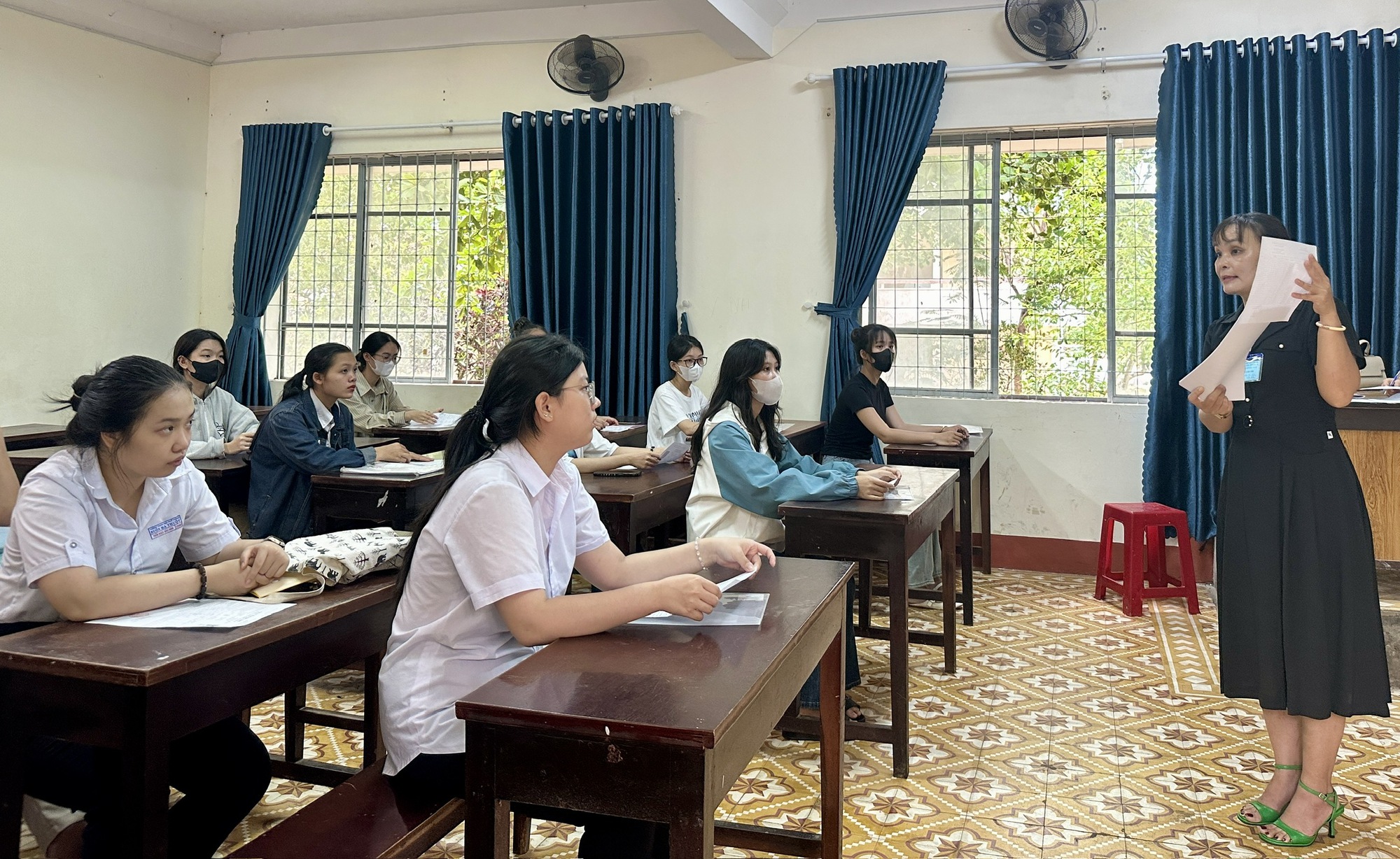 Đề xuất thu nhập tr&ecirc;n 28,6 triệu đồng/th&aacute;ng mới phải nộp thuế thu nhập c&aacute; nh&acirc;n- Ảnh 2.