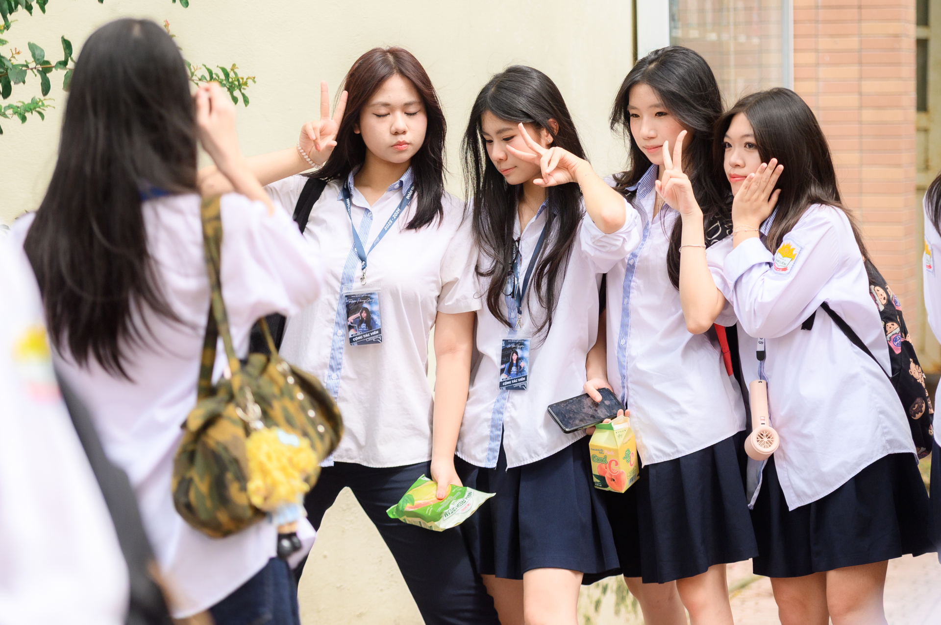 Nữ sinh Kim Li&ecirc;n rạng rỡ trong ng&agrave;y bế giảng 2026: Thanh xu&acirc;n đẹp nhất l&agrave; đ&acirc;y chứ đ&acirc;u!- Ảnh 13.