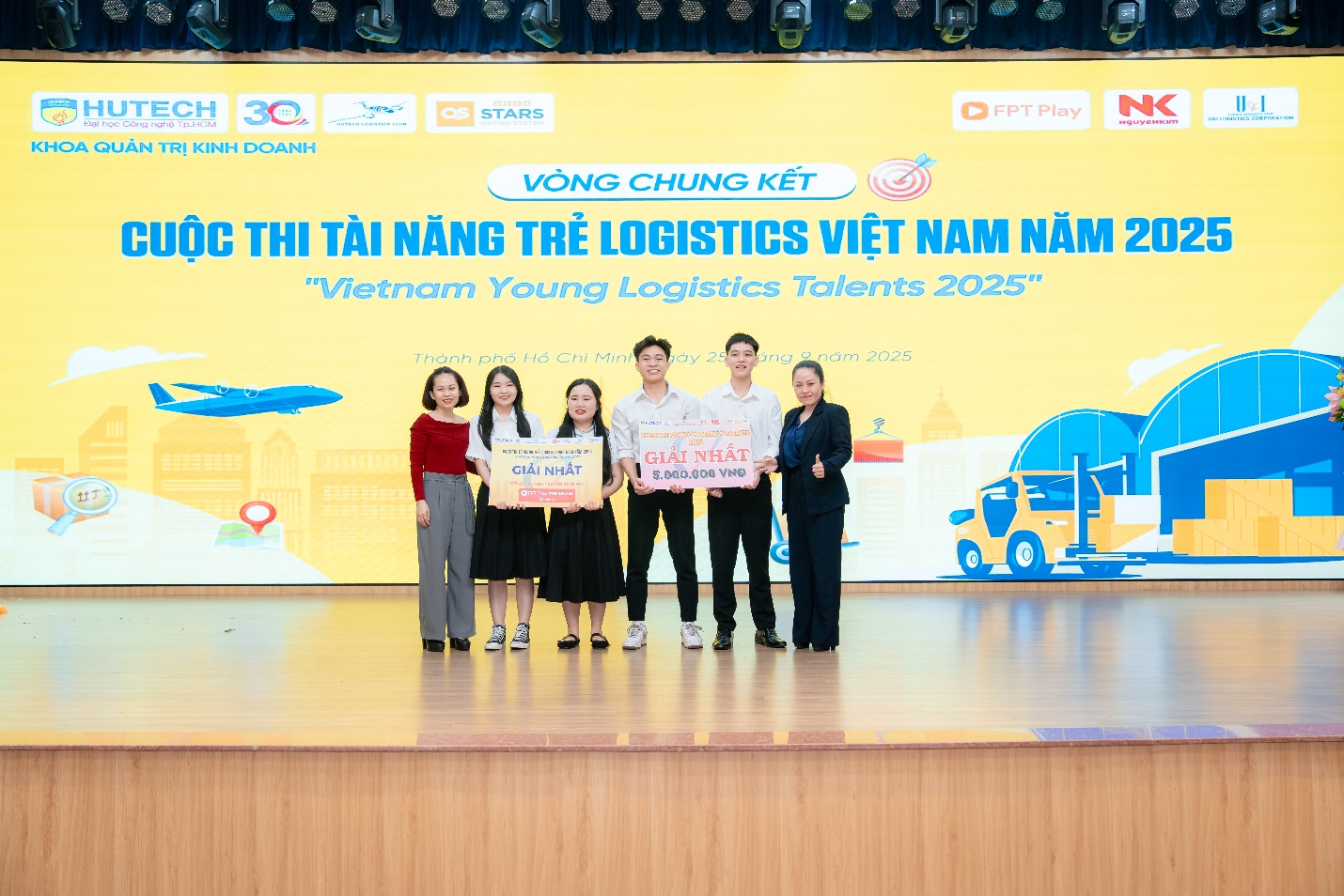 Sinh vi&ecirc;n Logistics HUTECH &ldquo;bắt mạch&rdquo; chuỗi cung ứng bằng tư duy thực chiến - Ảnh 4.