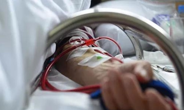 Người đ&agrave;n &ocirc;ng chạy bộ 10 năm bỗng nhận chẩn đo&aacute;n suy thận, b&aacute;c sĩ: "Chạy thế n&agrave;y ngang ph&aacute; thận" - Ảnh 2.