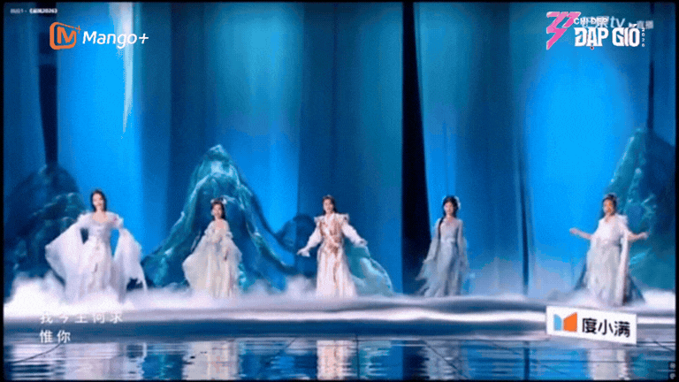 Kh&ocirc;ng ai tranh được ng&ocirc;i vị của mỹ nh&acirc;n h&aacute;t dở nhất showbiz- Ảnh 4.