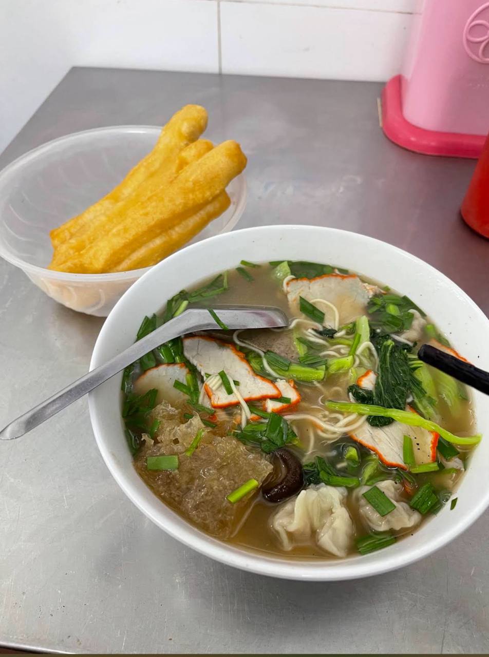 H&agrave;ng m&igrave; vằn thắn &ldquo;chảnh&rdquo; hơn 40 năm được NSƯT Ch&iacute; Trung m&ecirc; mẩn: Xin th&ecirc;m thịt, x&aacute; x&iacute;u thoải m&aacute;i nhưng nhất quyết kh&ocirc;ng cho th&ecirc;m nước d&ugrave;ng- Ảnh 5.