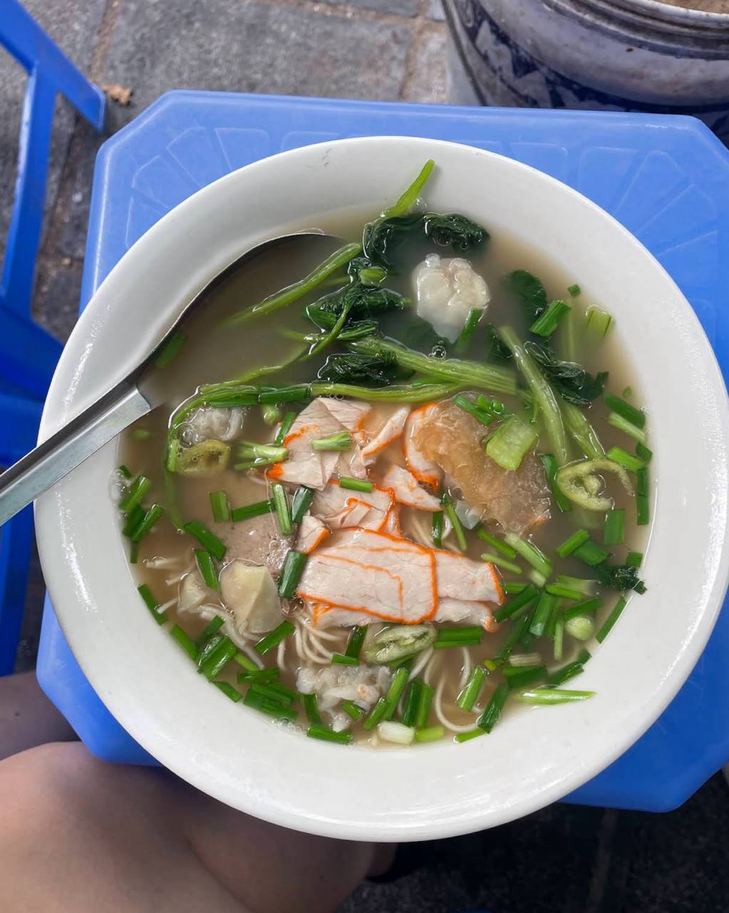 H&agrave;ng m&igrave; vằn thắn &ldquo;chảnh&rdquo; hơn 40 năm được NSƯT Ch&iacute; Trung m&ecirc; mẩn: Xin th&ecirc;m thịt, x&aacute; x&iacute;u thoải m&aacute;i nhưng nhất quyết kh&ocirc;ng cho th&ecirc;m nước d&ugrave;ng- Ảnh 7.
