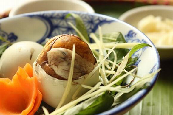 Trứng vịt lộn: Nguồn năng lượng tuyệt vời bổi bổ cơ thể nhưng nhiều người kh&ocirc;ng n&ecirc;n ăn - Ảnh 1.