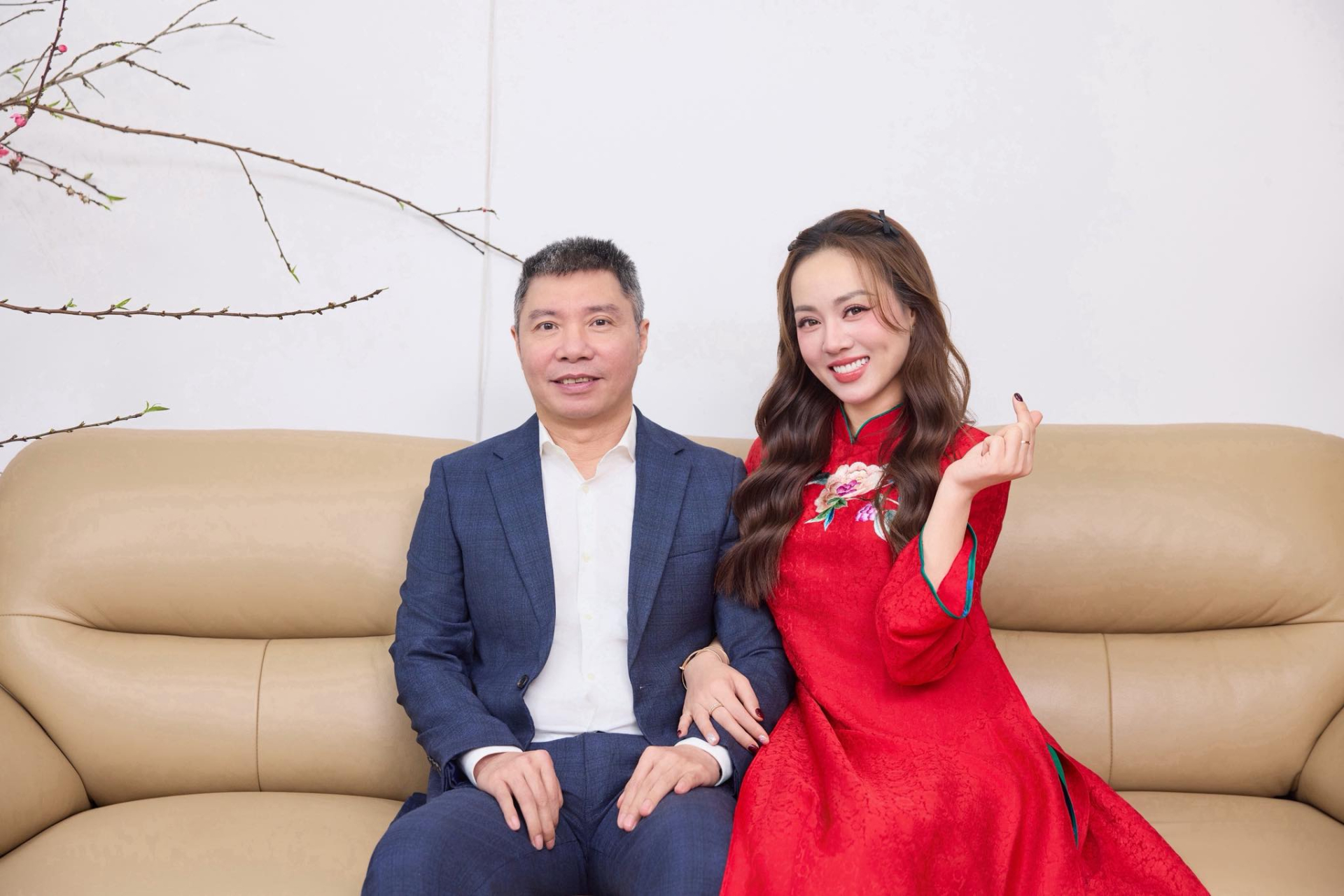 Vợ NS C&ocirc;ng L&yacute; bức x&uacute;c: "T&ocirc;i c&oacute; chồng hợp ph&aacute;p, kh&ocirc;ng phải kiểu phụ nữ lẳng lơ"- Ảnh 4.