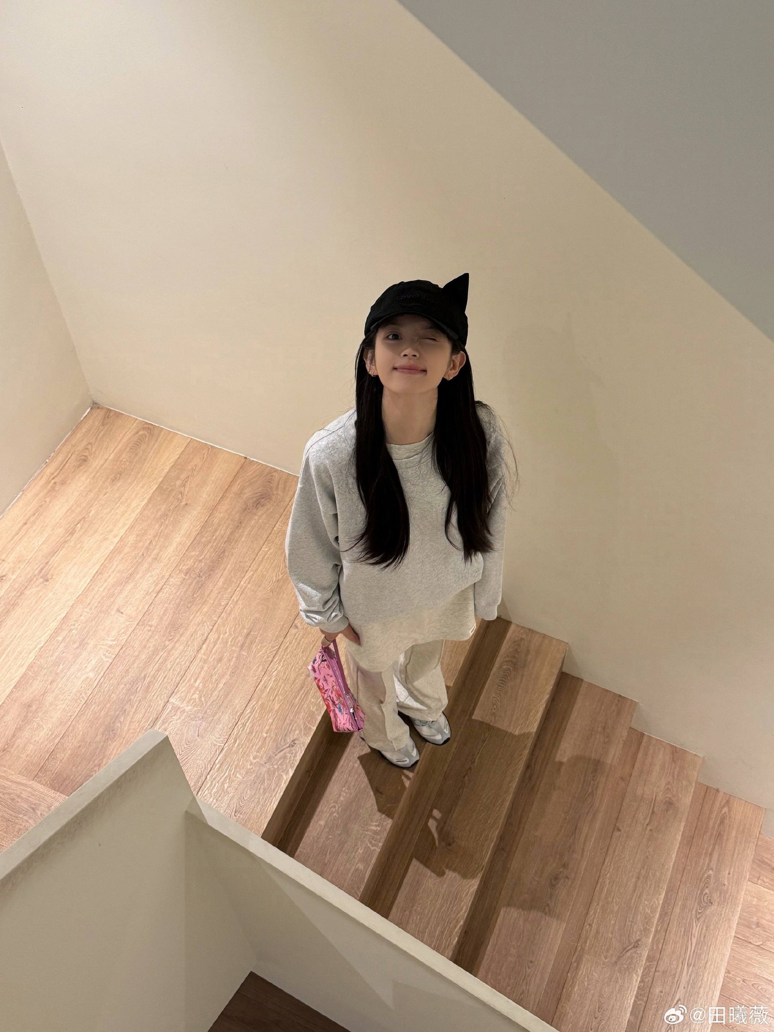 Điền Hi Vi khiến trung t&acirc;m thương mại đ&ocirc;ng nghẹt, kh&ocirc;ng lộ v&ograve;ng 1 vẫn hot đi&ecirc;n đảo!- Ảnh 8.