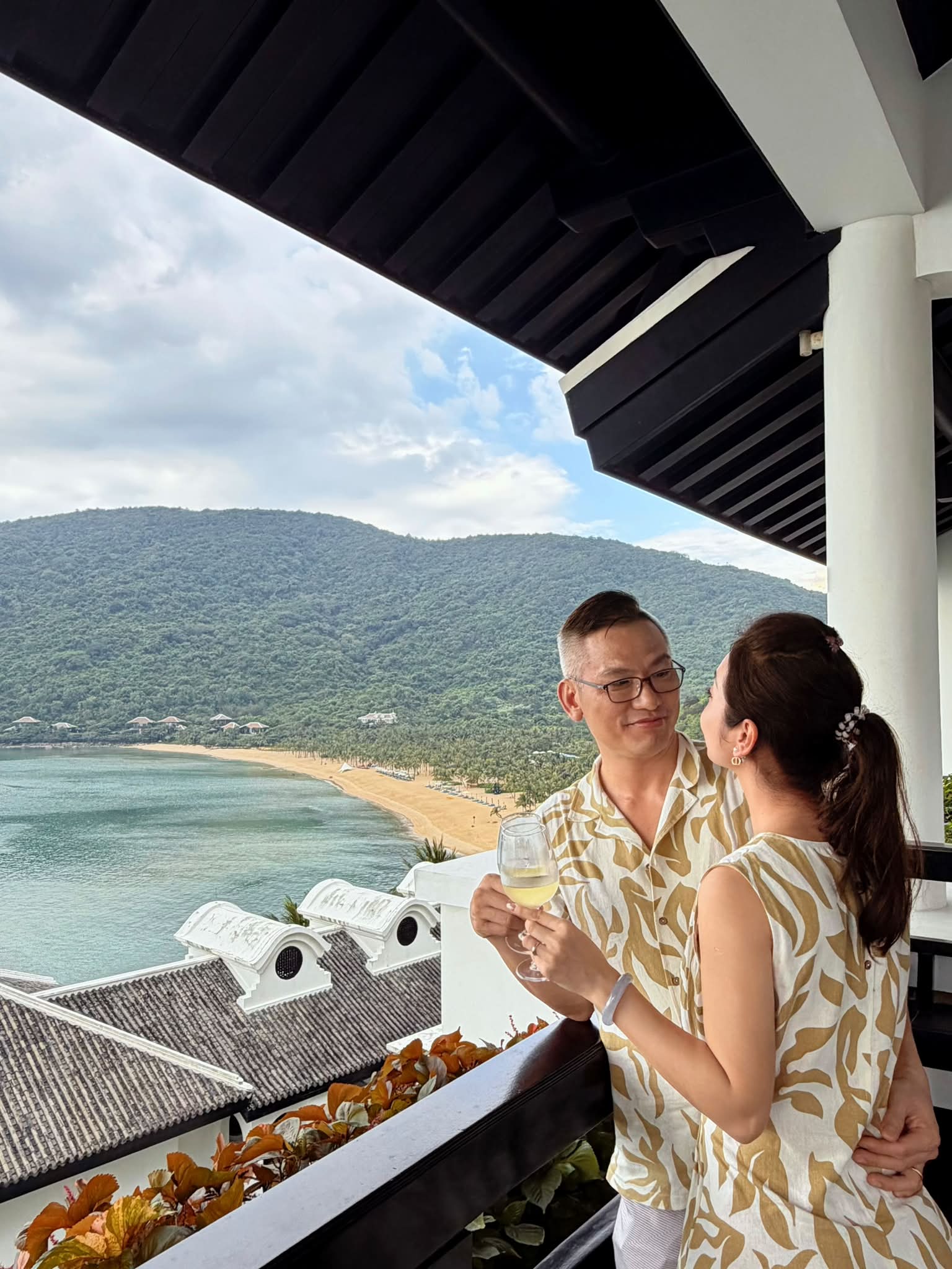 Hoa hậu đẹp bậc nhất Việt Nam t&igrave;nh tứ b&ecirc;n chồng đại gia: "Tụi m&igrave;nh vẫn c&ograve;n chơi với nhau"- Ảnh 2.