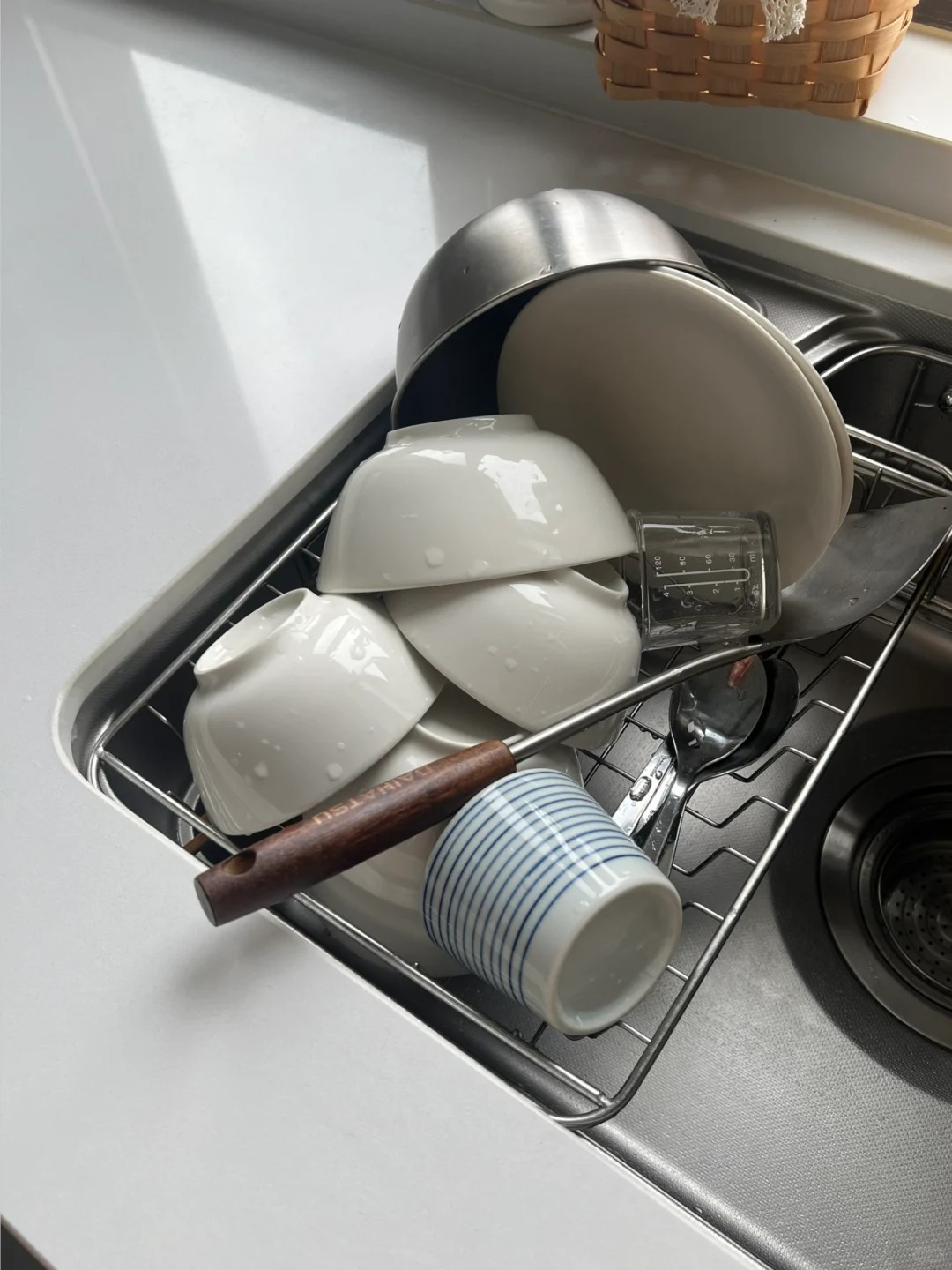 Kh&ocirc;ng thể tin được! T&ocirc;i học được 8 &ldquo;mẹo giữ nh&agrave;&rdquo; cực th&ocirc;ng minh từ mẹ m&igrave;nh v&agrave; nhận ra: Muốn nh&agrave; gọn, người đỡ mệt th&igrave; phải thay đổi tư duy- Ảnh 7.