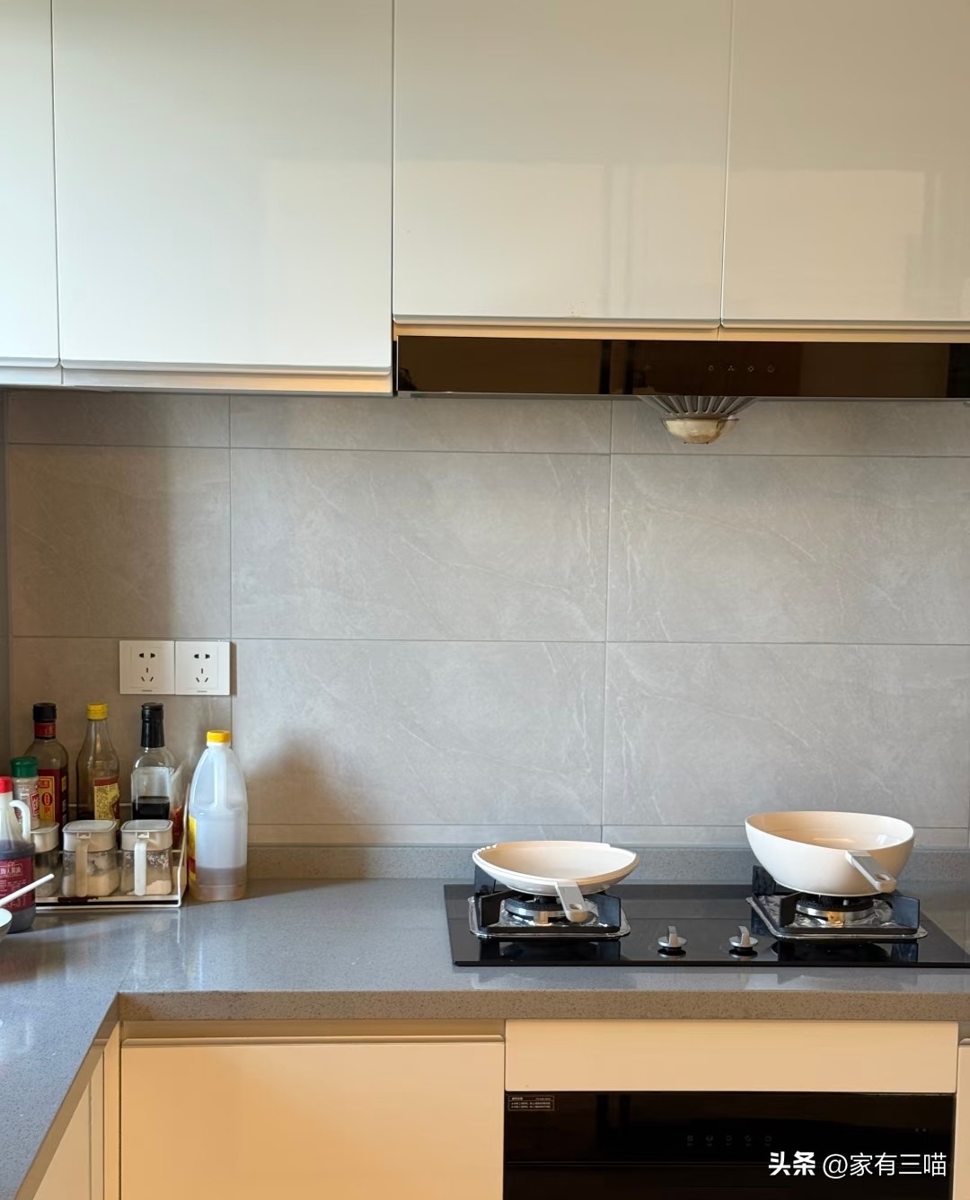 C&acirc;u chuyện cải tạo căn hộ 89m&sup2; với ng&acirc;n s&aacute;ch eo hẹp: Kh&ocirc;ng tiền, kh&ocirc;ng kinh nghiệm nhưng vẫn tạo n&ecirc;n vẻ ngo&agrave;i của một &ldquo;ng&ocirc;i nh&agrave; sang trọng&rdquo;- Ảnh 4.