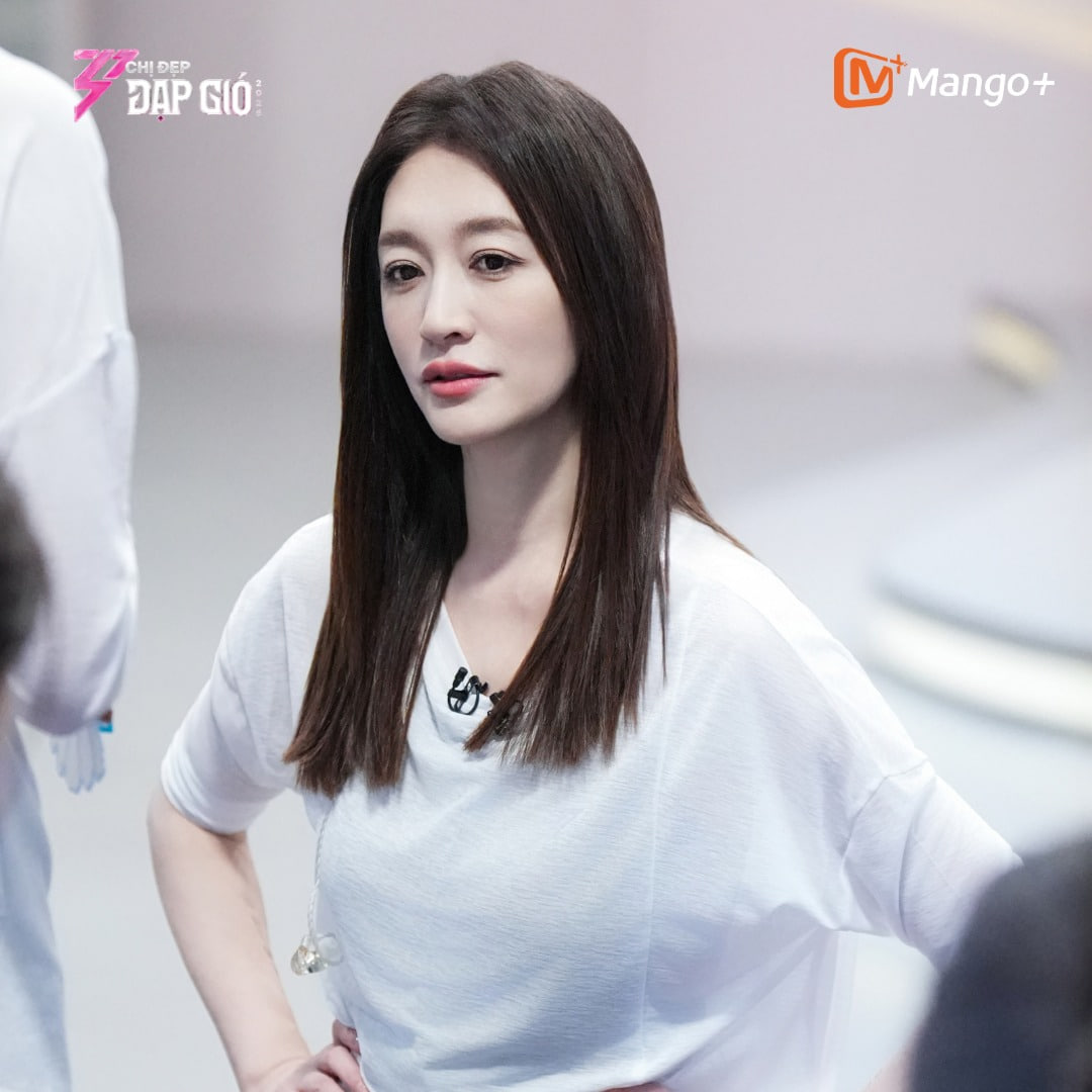 Kh&ocirc;ng ai tranh được ng&ocirc;i vị của mỹ nh&acirc;n h&aacute;t dở nhất showbiz- Ảnh 6.