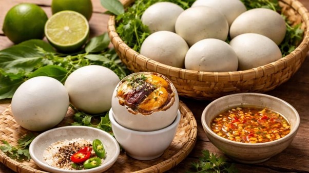 Trứng vịt lộn: Nguồn năng lượng tuyệt vời bổi bổ cơ thể nhưng nhiều người kh&ocirc;ng n&ecirc;n ăn - Ảnh 2.