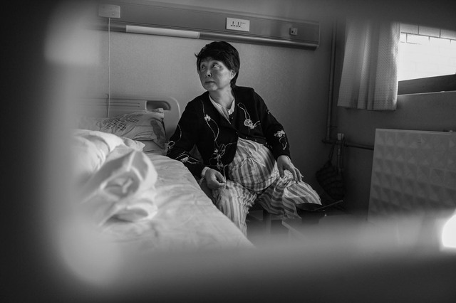 Sau nỗi đau mất con, người mẹ l&agrave;m IVF sinh đ&ocirc;i ở tuổi 60 v&agrave; h&agrave;nh tr&igrave;nh 15 năm ghi lại qua 20.000 tấm ảnh khiến nhiều người x&uacute;c động- Ảnh 2.