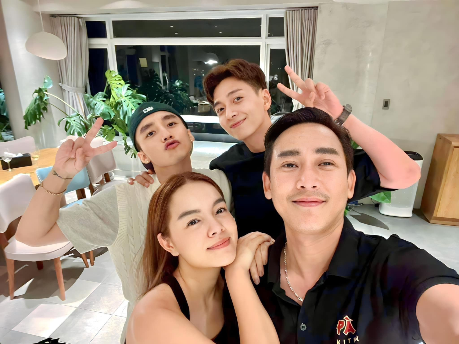 1 Ph&oacute; Chủ nhiệm c&ocirc;ng khai nhắn Sơn T&ugrave;ng M-TP hỏi lịch ra MV để &ldquo;n&eacute;&rdquo;- Ảnh 10.