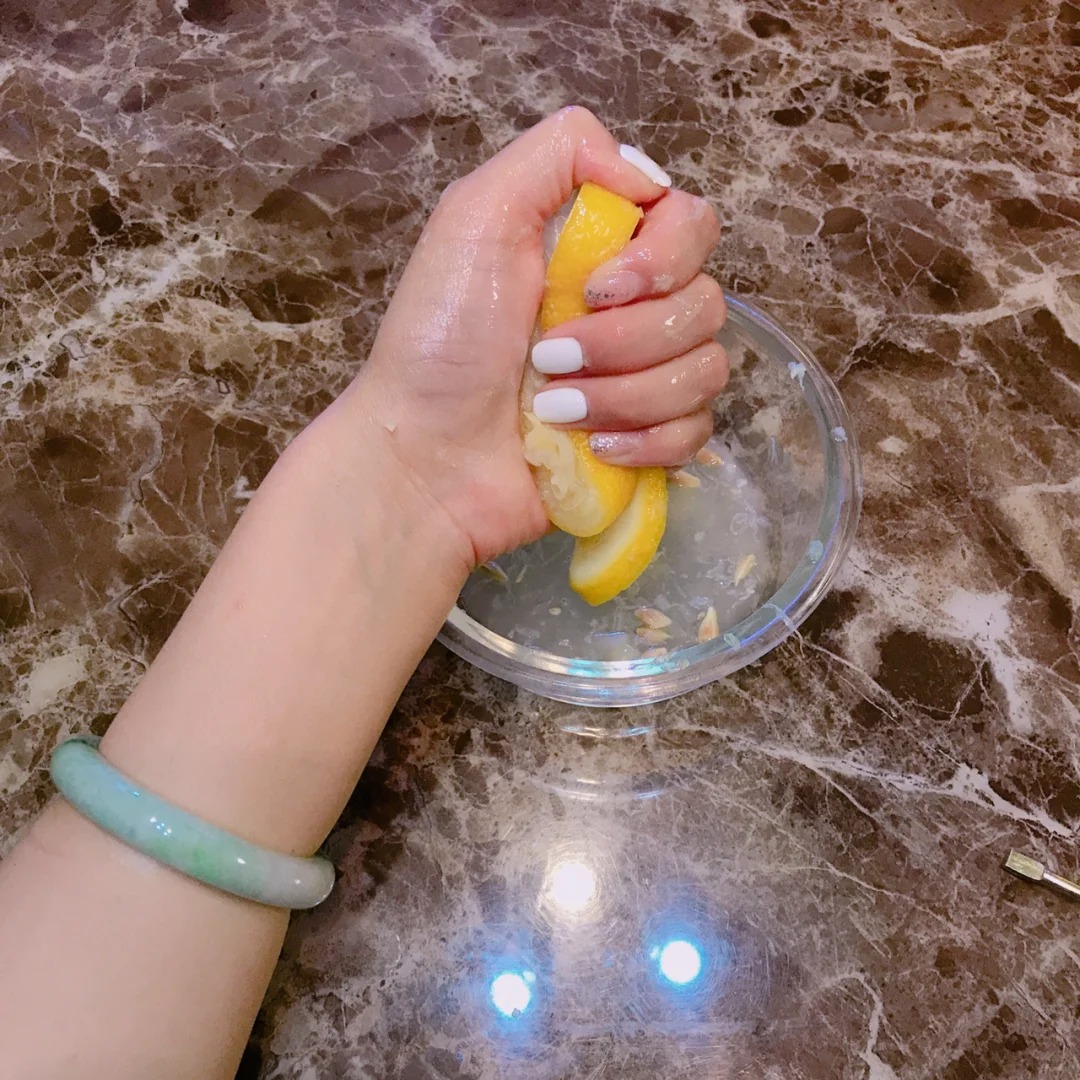 Từ thứ hay bị mốc trong tủ lạnh, chanh giờ trở th&agrave;nh &ldquo;trợ thủ&rdquo; số 1 trong căn bếp của t&ocirc;i: 15 c&ocirc;ng dụng vừa sạch nh&agrave; vừa đỡ tốn tiền- Ảnh 3.