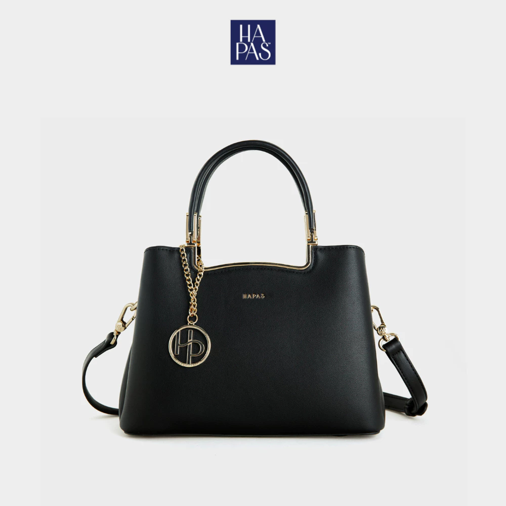 Style trẻ trung, ngập tr&agrave;n h&agrave;ng hiệu của mẹ Lisa ở tuổi U60- Ảnh 10.