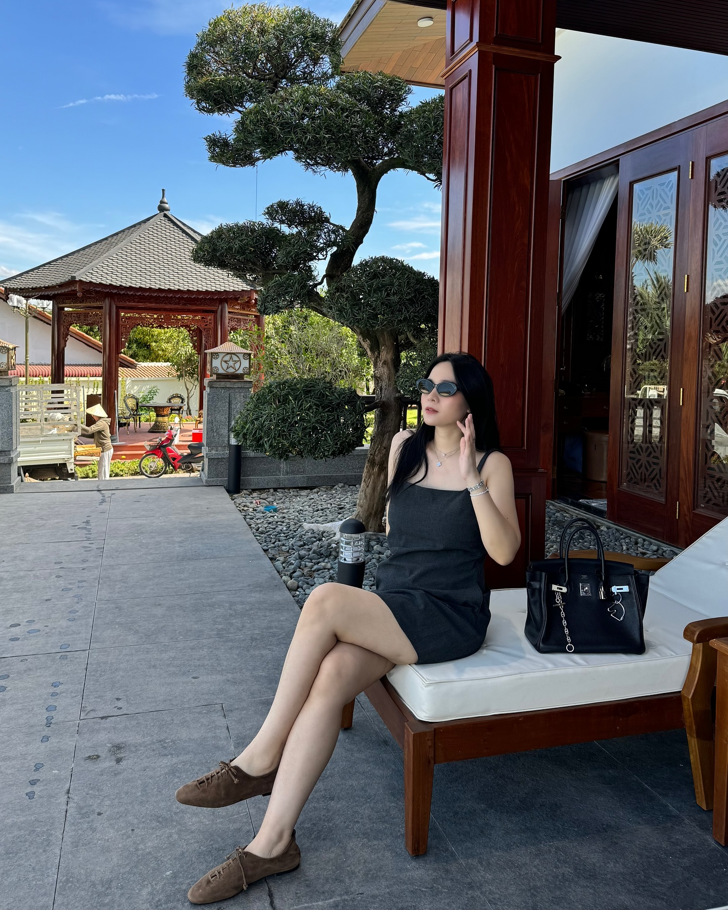 N&agrave;ng d&acirc;u ngoại quốc c&oacute; gia thế "khủng" nhất Việt Nam, mỗi lần về nh&agrave; ngoại l&agrave; cả MXH dậy s&oacute;ng- Ảnh 18.