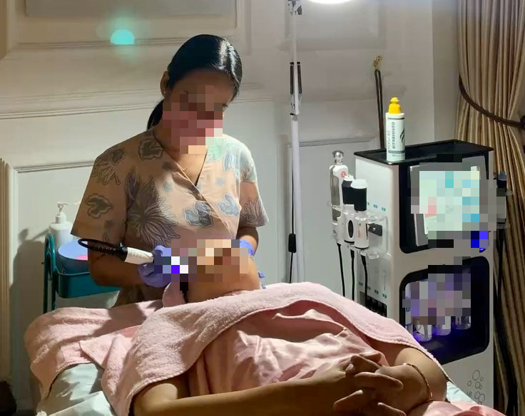 Nữ gi&aacute;o vi&ecirc;n đột ngột ph&aacute;t hiện mắc HIV, b&aacute;c sĩ vạch trần 7 quan niệm sai lầm về HIV rất nhiều người mắc phải - Ảnh 2.
