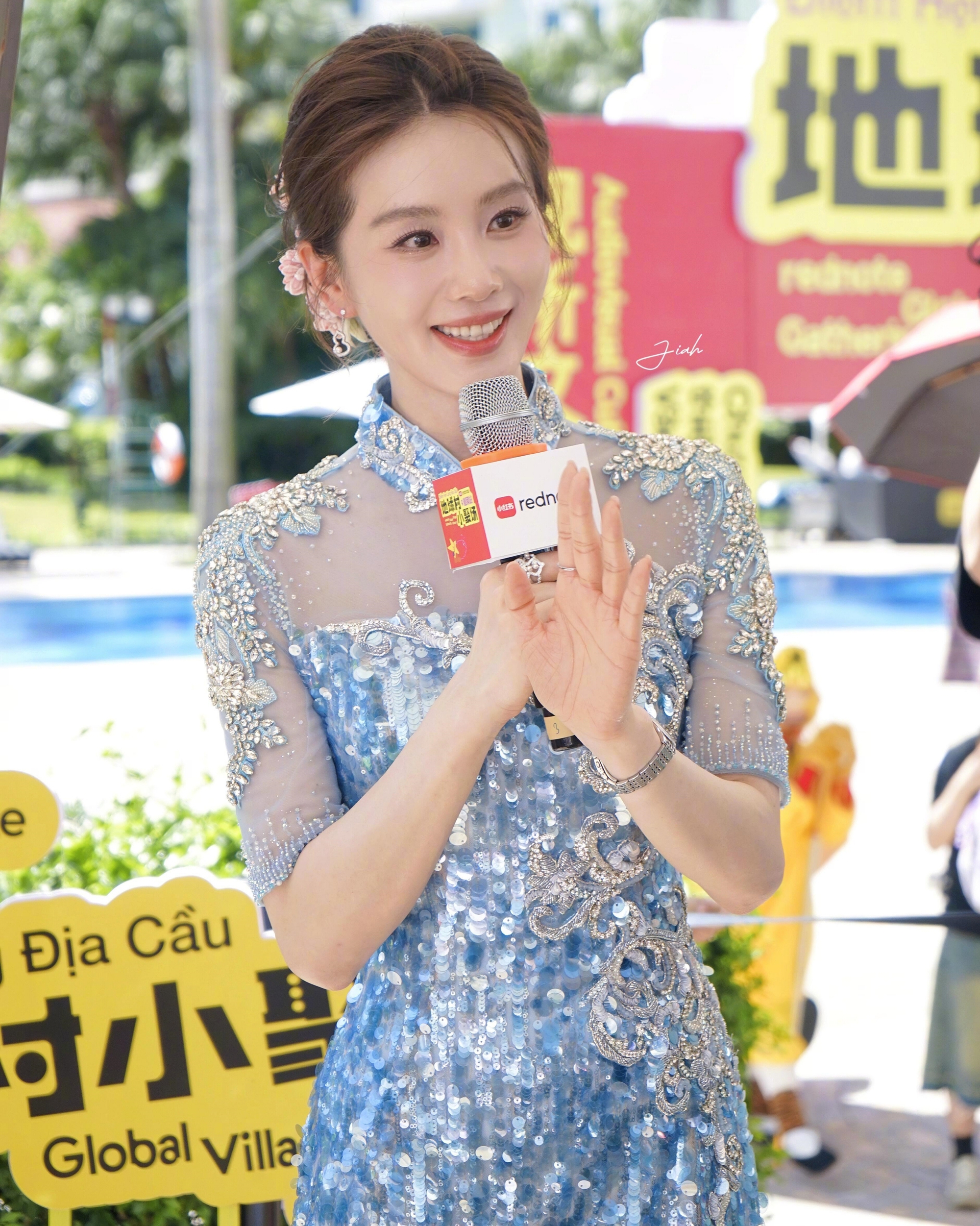 Mỹ nhân cổ điển đẹp nhất Trung Quốc đang ở Hà Nội: Visual bùng nổ dã man, rạng rỡ bất chấp nắng nóng kỷ lục- Ảnh 2. Mỹ nhân cổ điển đẹp nhất Trung Quốc đang ở Hà Nội: Visual bùng nổ dã man, rạng rỡ bất chấp nắng nóng kỷ lục- Ảnh 2.