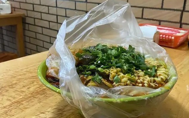 Người đ&agrave;n &ocirc;ng mắc &ldquo;vua trong c&aacute;c loại ung thư&rdquo; nghẹn ng&agrave;o: Gi&aacute; như t&ocirc;i kh&ocirc;ng bỏ qua 2 bất thường khi tắm - Ảnh 2.