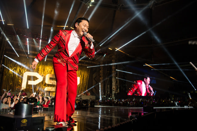 PSY và Jay Park hẹn “quẩy tung” đại nhạc hội nước - : Hà Nội sắp có festival mùa hè “cháy” nhất năm!- Ảnh 2. PSY và Jay Park hẹn “quẩy tung” đại nhạc hội nước - : Hà Nội sắp có festival mùa hè “cháy” nhất năm!- Ảnh 2.
