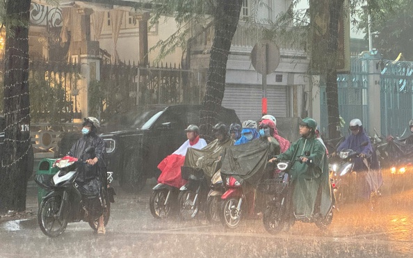 Miền Bắc sẽ c&oacute; mưa to 3 ng&agrave;y li&ecirc;n tiếp, chấm dứt nắng n&oacute;ng đặc biệt gay gắt- Ảnh 1.
