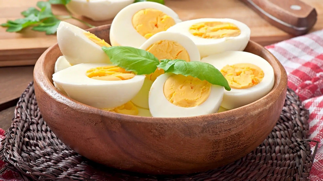 Duy tr&igrave; th&oacute;i quen ăn nhiều trứng trong 10 năm, người đ&agrave;n &ocirc;ng nhận kết quả kh&ocirc;ng ngờ- Ảnh 2.