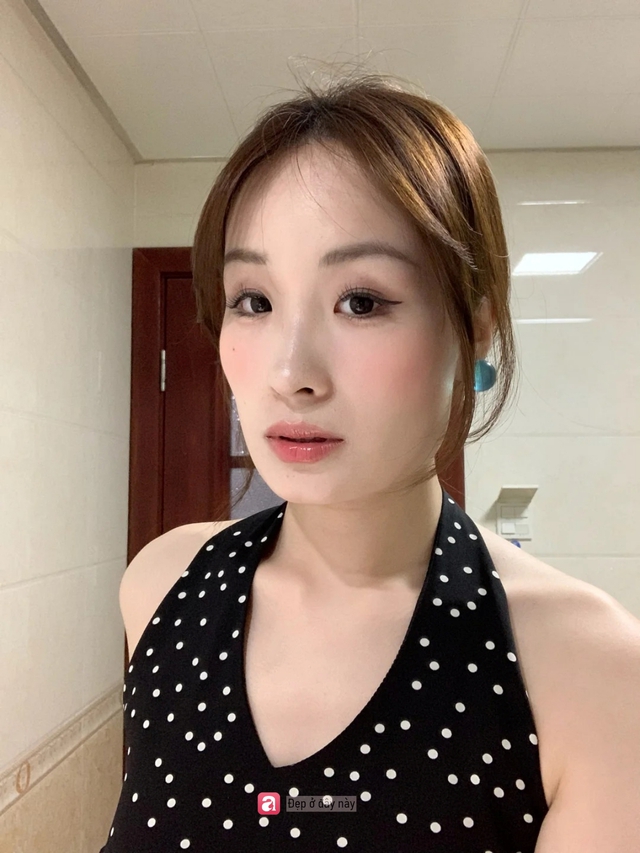 Mặt vu&ocirc;ng đừng chỉ đổi kiểu t&oacute;c, đổi đ&uacute;ng m&agrave;u t&oacute;c mới l&agrave; thứ gi&uacute;p gương mặt mềm hơn hẳn- Ảnh 4.