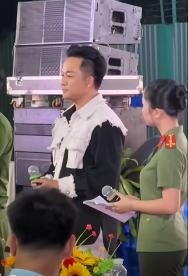 Nam ca sĩ đưa Ngọc Sơn đi x&eacute;t nghiệm ma t&uacute;y đến cơ sơ cai nghiện Nhị Xu&acirc;n l&agrave;m 1 việc- Ảnh 2.