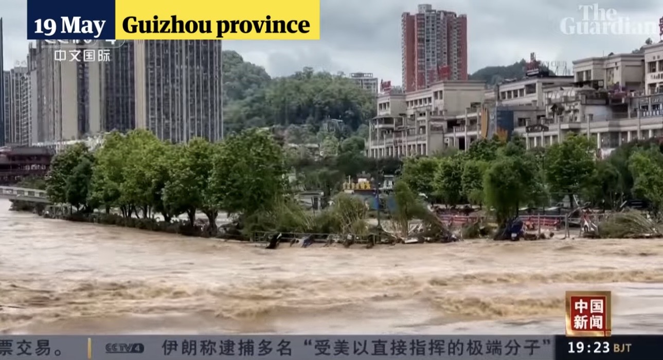 Mưa lũ kinh ho&agrave;ng tr&ecirc;n diện rộng ở Trung Quốc- Ảnh 9.