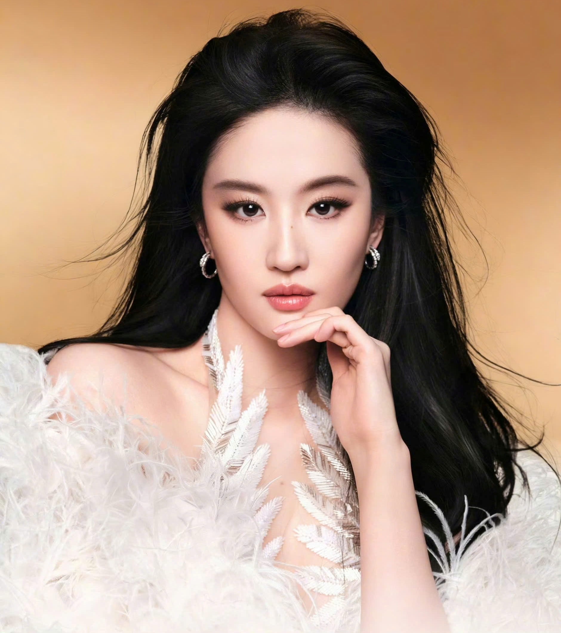 Quyết định sống c&ograve;n gi&uacute;p Lưu Diệc Phi tho&aacute;t phong s&aacute;t- Ảnh 7.