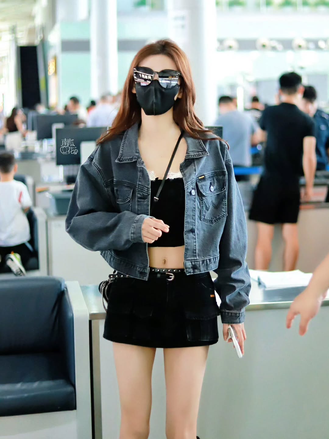 Mỹ nh&acirc;n showbiz cười 1 c&aacute;i đốn tim 1,4 tỷ d&acirc;n: Mặc đẹp kh&ocirc;ng trượt ph&aacute;t n&agrave;o, style g&igrave; cũng c&acirc;n ngon ơ - Ảnh 9.