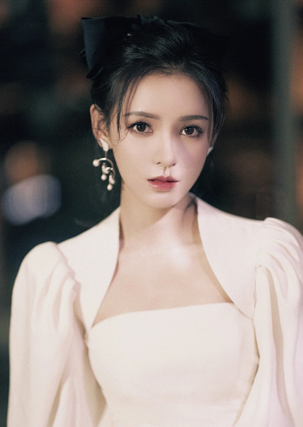 Mỹ nh&acirc;n showbiz cười 1 c&aacute;i đốn tim 1,4 tỷ d&acirc;n: Mặc đẹp kh&ocirc;ng trượt ph&aacute;t n&agrave;o, style g&igrave; cũng c&acirc;n ngon ơ - Ảnh 2.