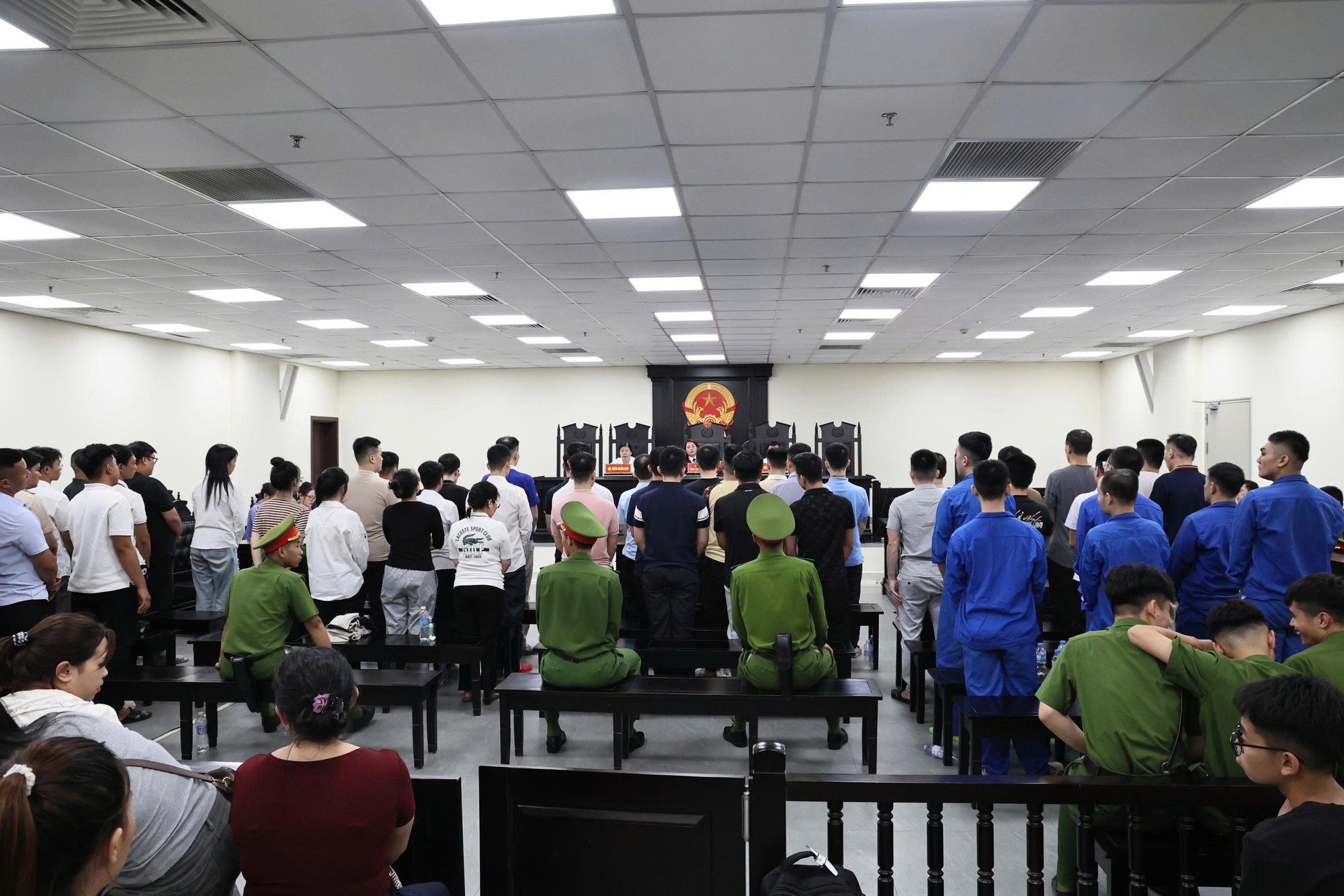 X&eacute;t xử "&ocirc;ng tr&ugrave;m" tổ chức đ&aacute;nh bạc hơn 4.000 tỉ đồng - Ảnh 3.