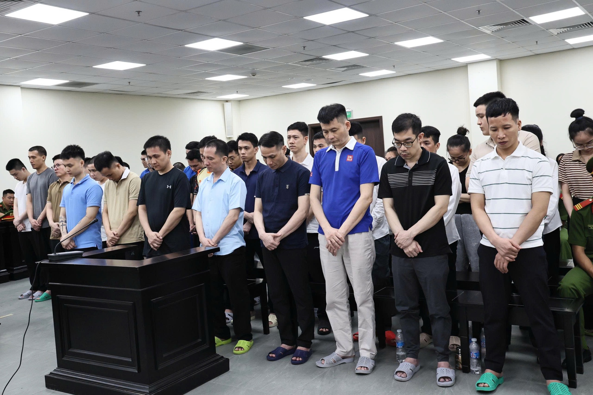 X&eacute;t xử "&ocirc;ng tr&ugrave;m" tổ chức đ&aacute;nh bạc hơn 4.000 tỉ đồng - Ảnh 1.