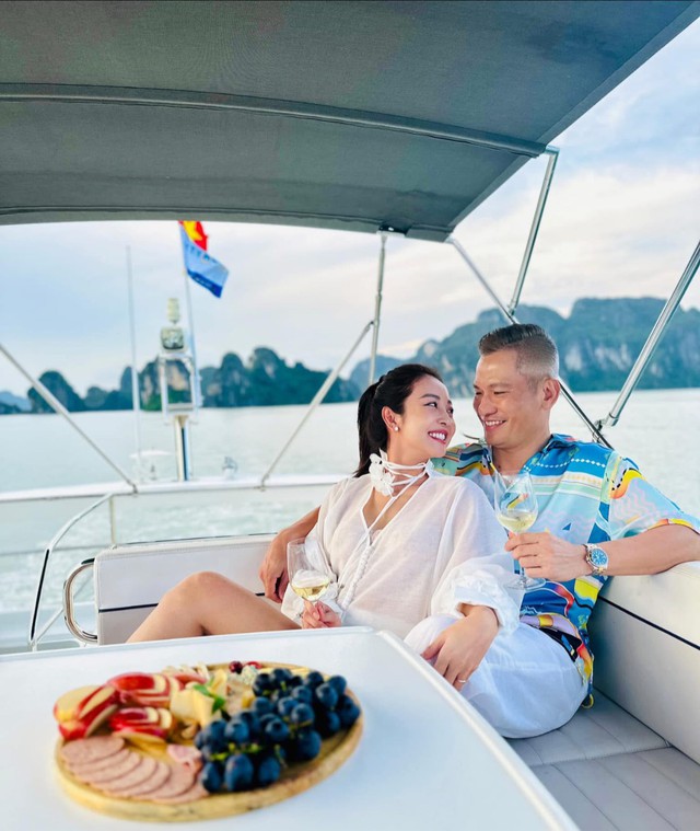 Hoa hậu nổi tiếng Vbiz được đại gia y&ecirc;u mến d&ugrave; c&oacute; con ri&ecirc;ng: U50 vẫn đẹp rạng rỡ sau 4 lần sinh nở- Ảnh 7.