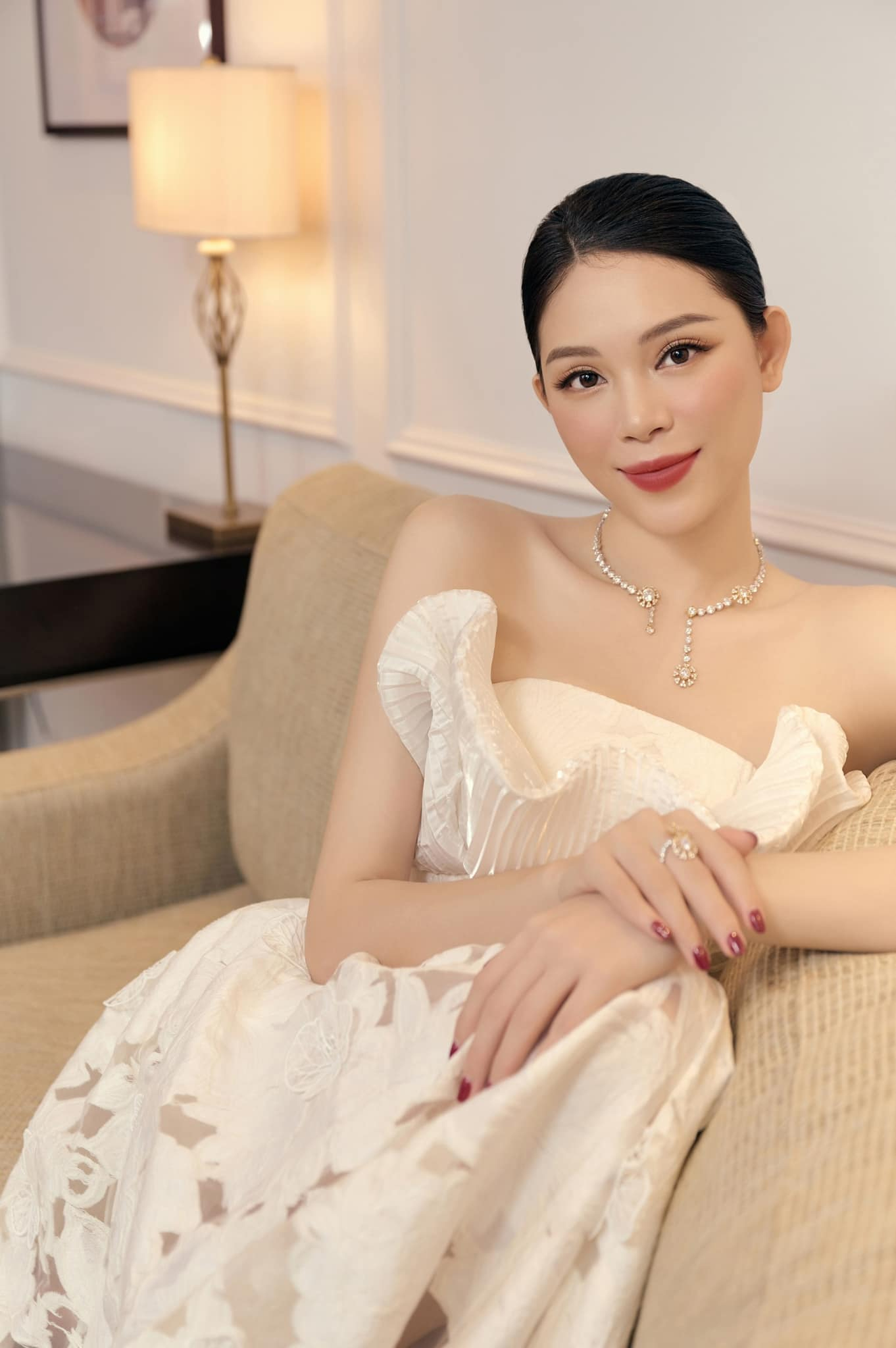 Mỹ nh&acirc;n H&agrave; th&agrave;nh cưới con trai tỷ ph&uacute;: 30 tuổi l&agrave;m d&acirc;u h&agrave;o m&ocirc;n, sống như "nữ ho&agrave;ng" trong biệt thự sang trọng- Ảnh 1.