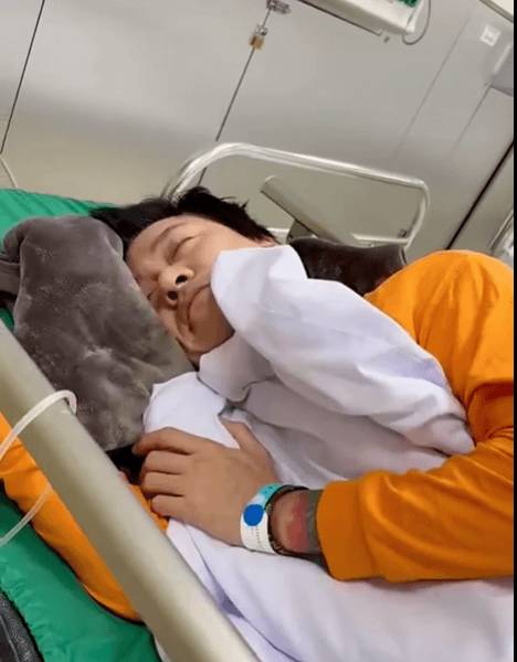 Tuấn Hưng nói thẳng tình trạng sức khỏe, liên tiếp nhập viện: "Như là chuyện giả vờ, không ai tin"- Ảnh 1. Tuấn Hưng nói thẳng tình trạng sức khỏe, liên tiếp nhập viện: "Như là chuyện giả vờ, không ai tin"- Ảnh 1.