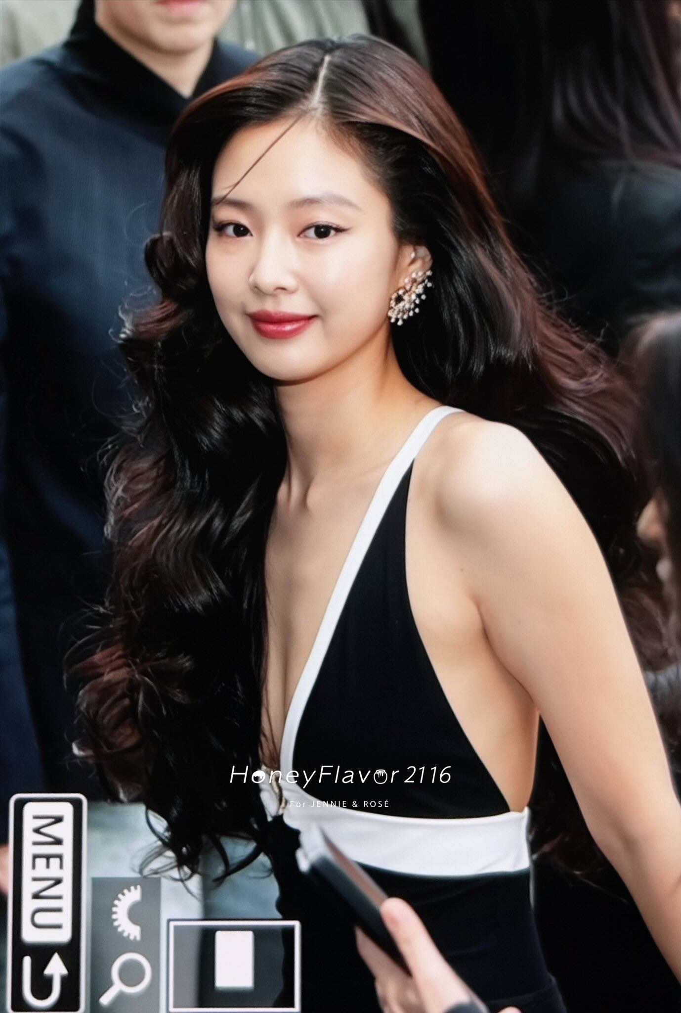 2 thứ về Jennie bị soi mạnh: Ảnh cận kh&ocirc;ng chỉnh sửa v&agrave; th&aacute;i độ với G-Dragon- Ảnh 1.