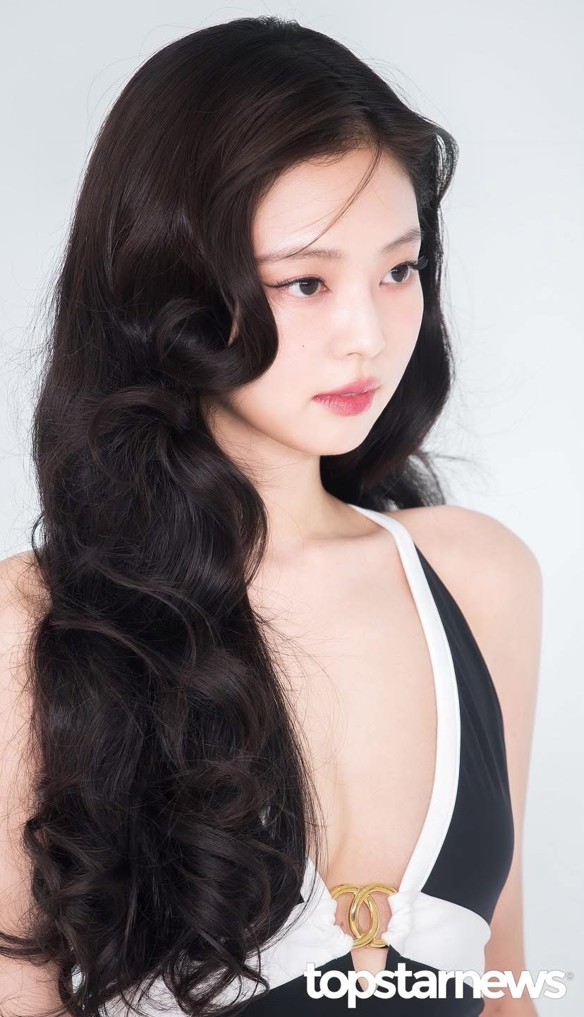 2 thứ về Jennie bị soi mạnh: Ảnh cận kh&ocirc;ng chỉnh sửa v&agrave; th&aacute;i độ với G-Dragon- Ảnh 4.