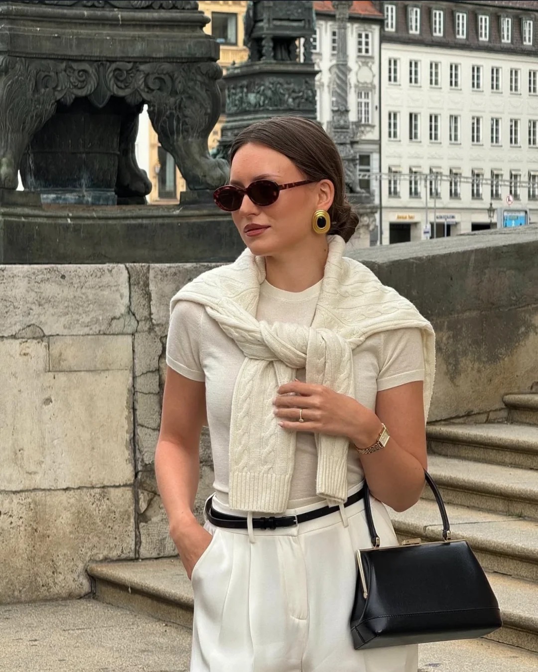 Phong c&aacute;ch &ldquo;quiet luxury&rdquo; của fashionista Đức đang l&agrave; h&igrave;nh mẫu mặc đẹp m&ugrave;a h&egrave; - Ảnh 9.