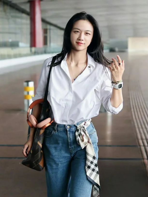 4 c&ocirc;ng thức mix đồ "ăn gian" gu thẩm mỹ m&ugrave;a h&egrave; n&agrave;y: Ai mặc cũng đẹp, ai nh&igrave;n cũng m&ecirc;- Ảnh 4.