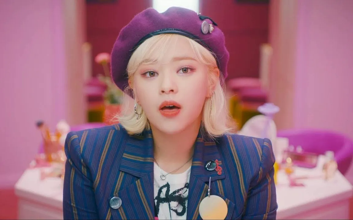 Jeongyeon g&acirc;y ch&uacute; &yacute; với diện mạo khỏe khoắn trong chuyến lưu diễn của TWICE- Ảnh 1.
