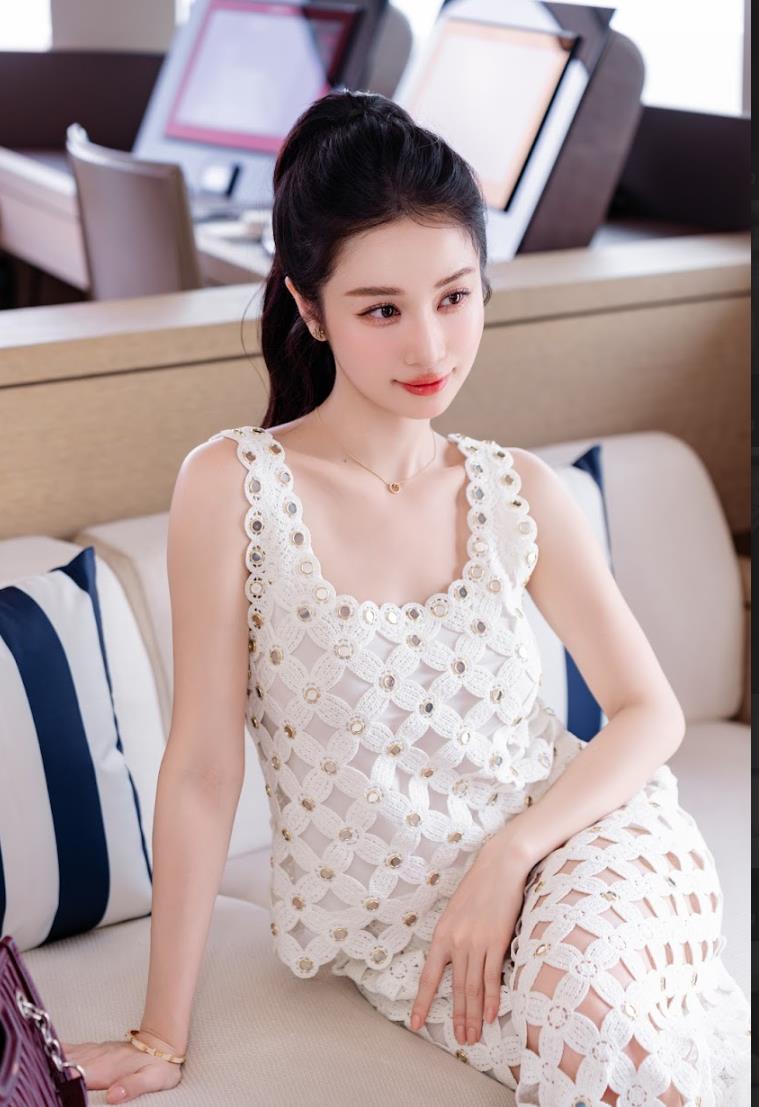 Maje cùng dàn IT girl đón Xuân - Hè 2026 trên du thuyền - Ảnh 5. Maje cùng dàn IT girl đón Xuân - Hè 2026 trên du thuyền - Ảnh 5.