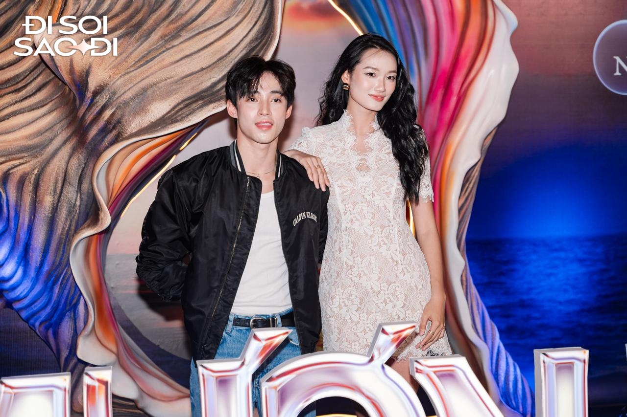Thảm đỏ HOT nhất hôm nay: Tiểu Vy đẹp lấn át Thanh Thủy - Thiên Ân, Hòa Minzy xinh yêu như công chúa- Ảnh 13. Thảm đỏ HOT nhất hôm nay: Tiểu Vy đẹp lấn át Thanh Thủy - Thiên Ân, Hòa Minzy xinh yêu như công chúa- Ảnh 13.
