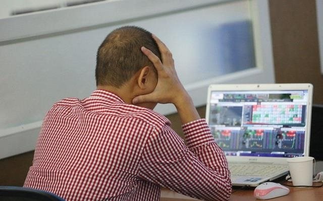 Tiền v&agrave;o chứng kho&aacute;n xuống mức thấp nhất 2 th&aacute;ng, điều g&igrave; đang diễn ra?- Ảnh 1.