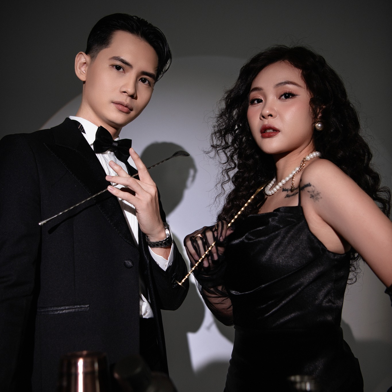 Cô dâu, chú rể thay nghi thức cắt bánh kem bằng ăn cơm tấm sườn nướng ngay trên sân khấu cưới: Bất ngờ danh tính 2 nhân vật chính- Ảnh 5. Cô dâu, chú rể thay nghi thức cắt bánh kem bằng ăn cơm tấm sườn nướng ngay trên sân khấu cưới: Bất ngờ danh tính 2 nhân vật chính- Ảnh 5.