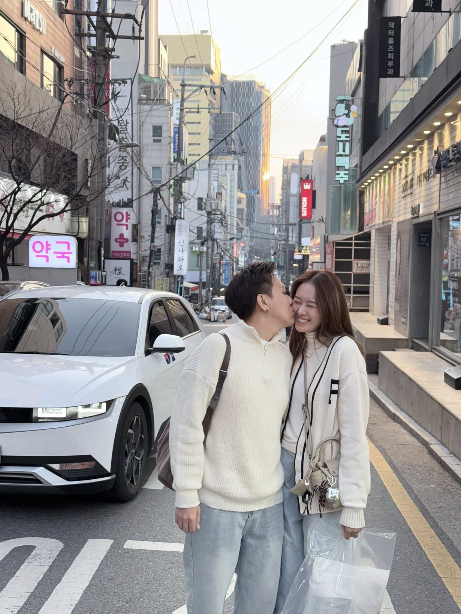 Nữ diễn vi&ecirc;n Việt kể chuyện bị chồng t&aacute;t tr&ecirc;n phim trường- Ảnh 3.