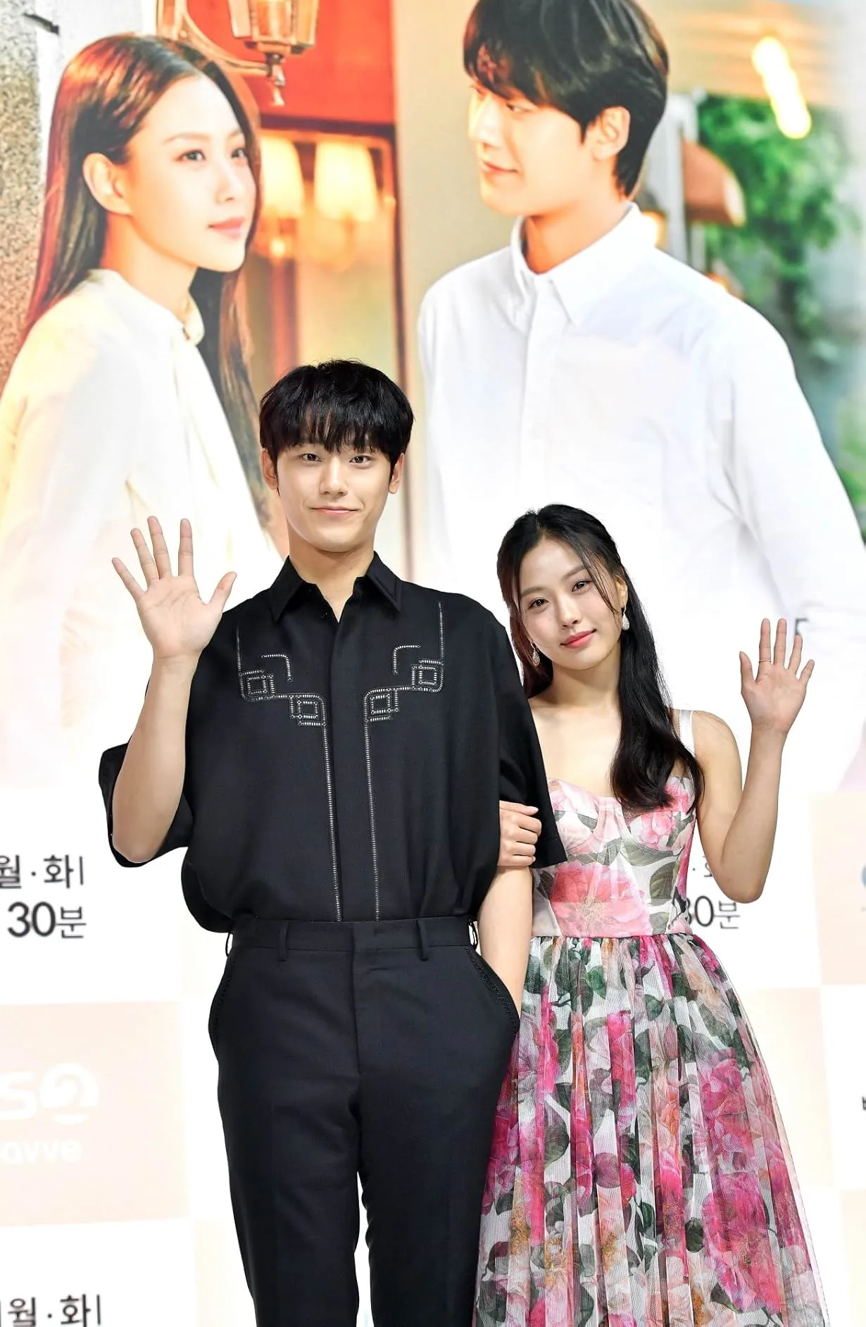 Dậy s&oacute;ng ảnh Lim Ji Yeon - Lee Do Hyun hẹn h&ograve; sau tin kết h&ocirc;n, ngoại h&igrave;nh đ&agrave;ng trai thay đổi ch&oacute;ng mặt l&agrave;m netizen hết cả hồn- Ảnh 2.